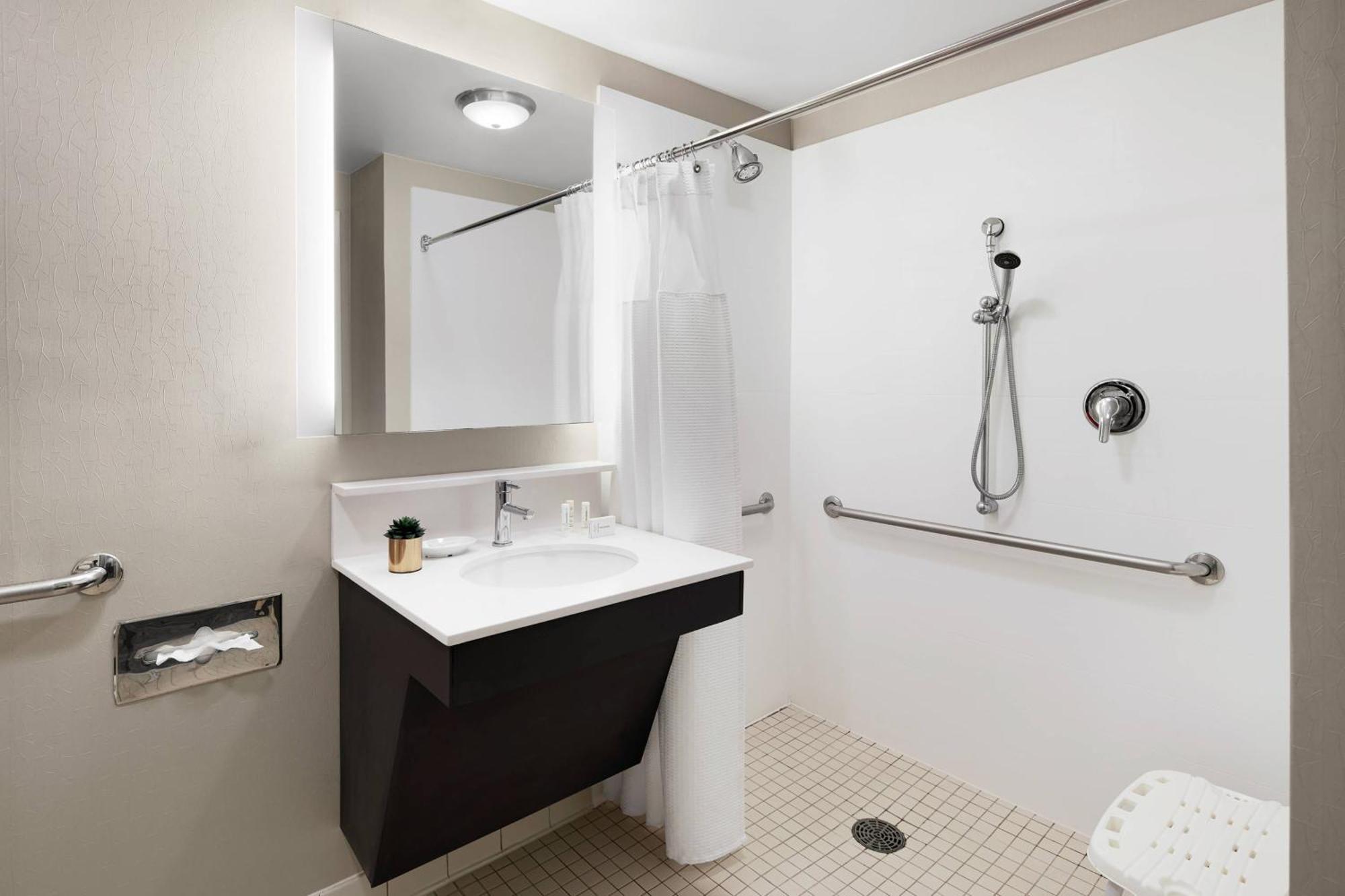 Springhill Suites By Marriott Richmond North/Глен Ален Екстериор снимка